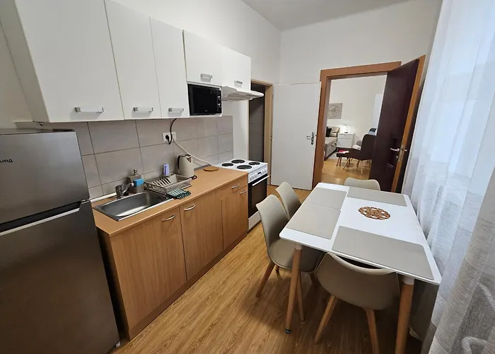 Harmonia Budget Apartment *