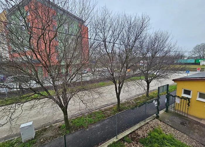 Harmonia Budget Apartment *